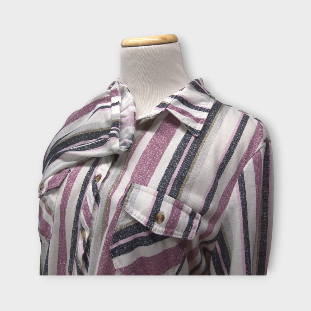 Women's Eden & Olivia Striped Button Up Blouse Size Medium - Picture 1 of 9